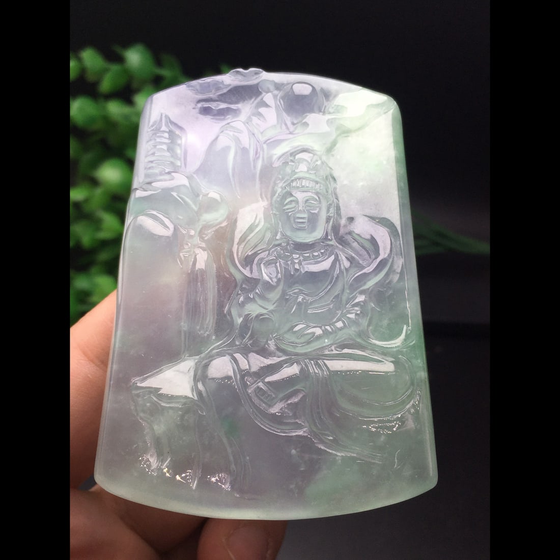 Ice-floated green thick-mounted landscape Guanyin plaque: Ice-floated green thick-mounted landscape Guanyin plaque Height 7.8 cm, diameter 5.3 cm Freight: 1.International Freight: Foreign shipping charges are determined by destination. 2.Photos, descriptions