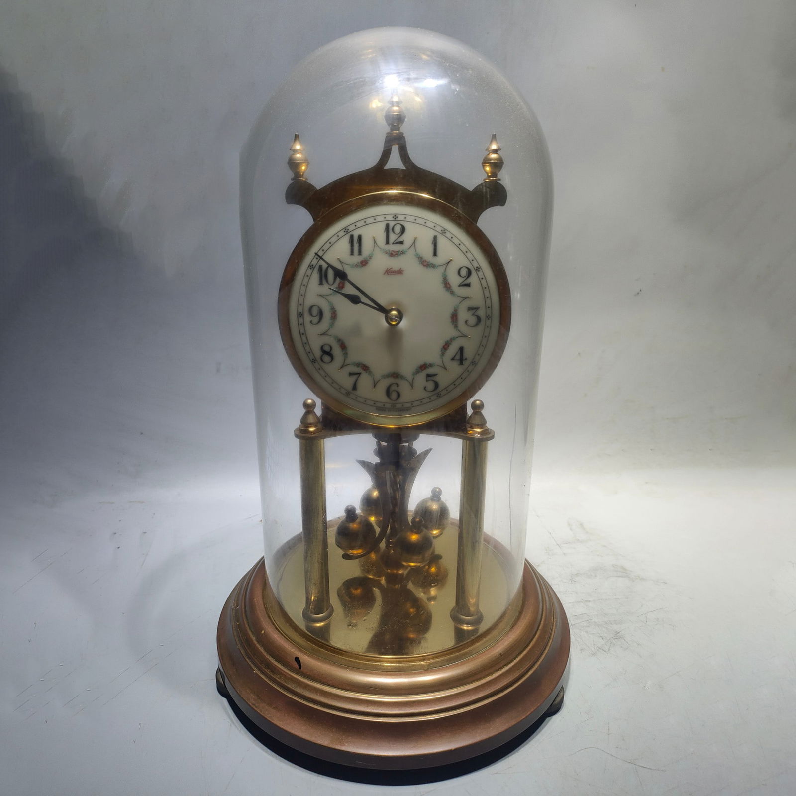 German antique, original 400-day copper watch, in normal use: German antique, original 400-day copper watch, in normal use, height 32.5cm, width 31cm, weight 2.2kg Freight: 1.International Freight: Foreign shipping charges are determined by destination. 2.Photos