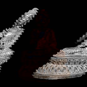 Ming Dynasty style. Amitabha. Buddha statue: Amitabha Buddha statue in the Yongle period of the Ming Dynasty, made of purple copper with gilding. The style is ancient and simple, serene, dignified, and solemn. The facial features are round and f