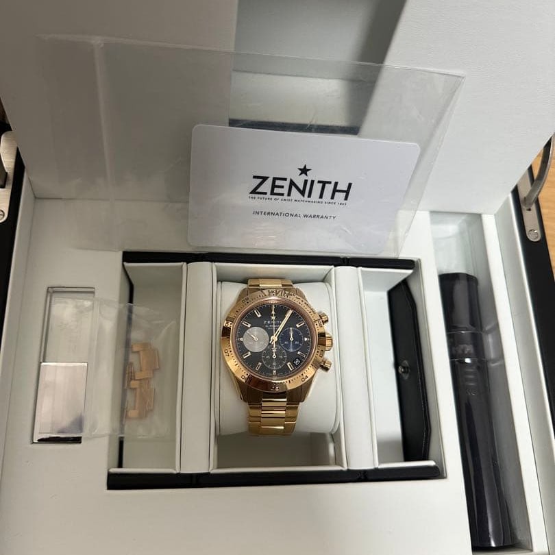 Zenith El Primero Gold Watch: Zenith El Primero Pure GoldProduct DescriptionPurchased in 2022.There are many fine scratches.Overall, there are no significant scratches. Freight: 1.International Freight: Foreign shipping charges ar