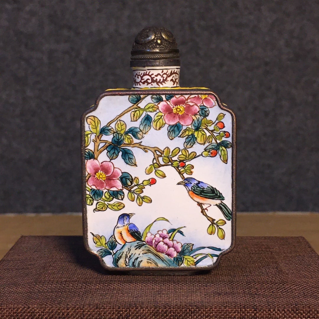 Enamel Painted Cloisonné Copper Snuff Bottle (1 of 8)