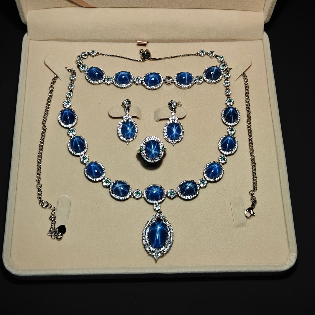 Starry Gem Jewelry Set (1 of 7)