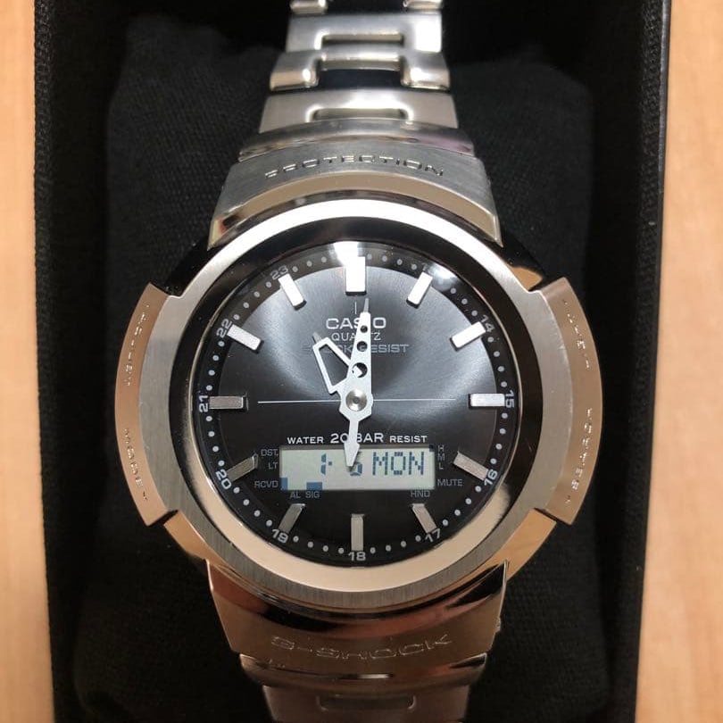 G-SHOCK AWM-500D-1AJF Radio Wave Solar Watch: G-SHOCK AWM-500D-1AJF Radio Wave Solar WatchProduct DescriptionCasio G-SHOCK silver watch, 20 ATM water-resistant, stainless steel bracelet.Brand: CasioModel: G-SHOCKColor: Silver- Water Resistance: 2