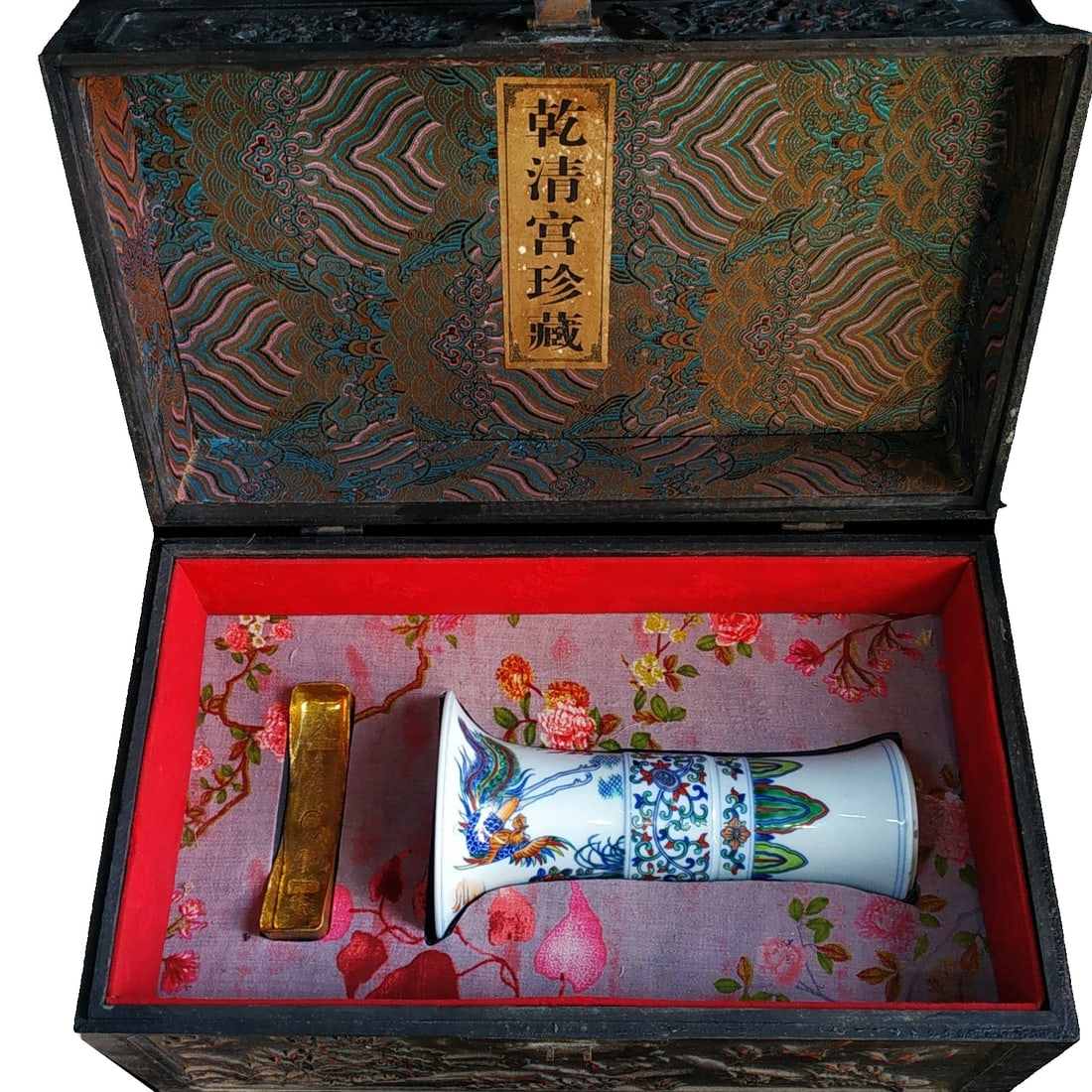 Yongzheng Doucai Hand-painted Flower Drum (1 of 10)