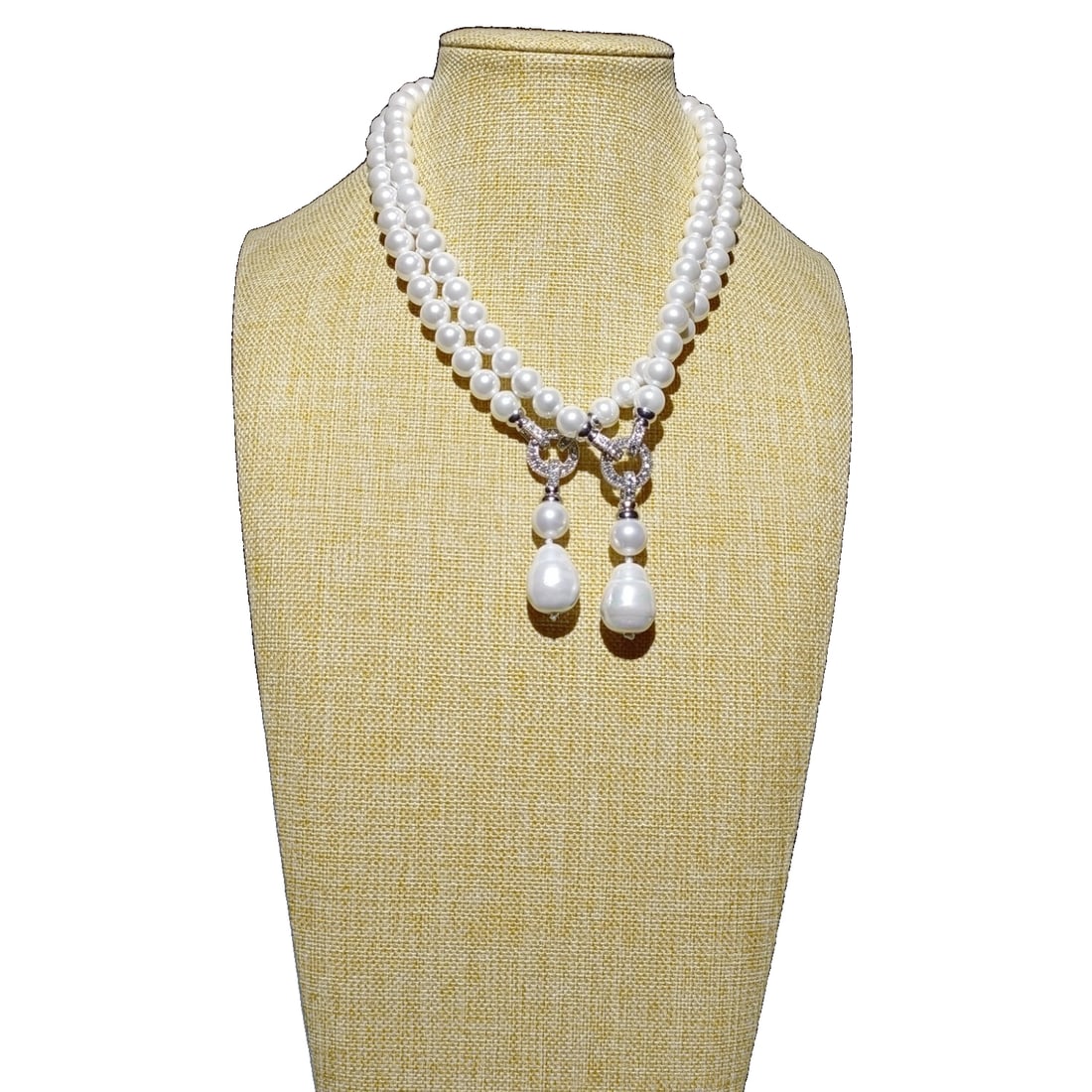 High-end Collection Pearl Necklace Pendants 2 Pieces: High-end pearl necklace pendant 2 piecesEach pearl is exquisite, elegant and beautiful when worn - Luxury pearl necklaces 2 piecesLong-lasting color, 27 centimeters in length Freight: 1.International