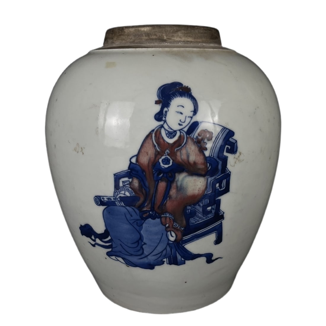 Qing Dynasty Blue and Red Glazed Lady Jar: This Qing dynasty blue and white porcelain lady jar, with a height of 18.5 centimeters and a belly diameter of 15 centimeters, features an elegant and dignified shape. The body is round and full, with