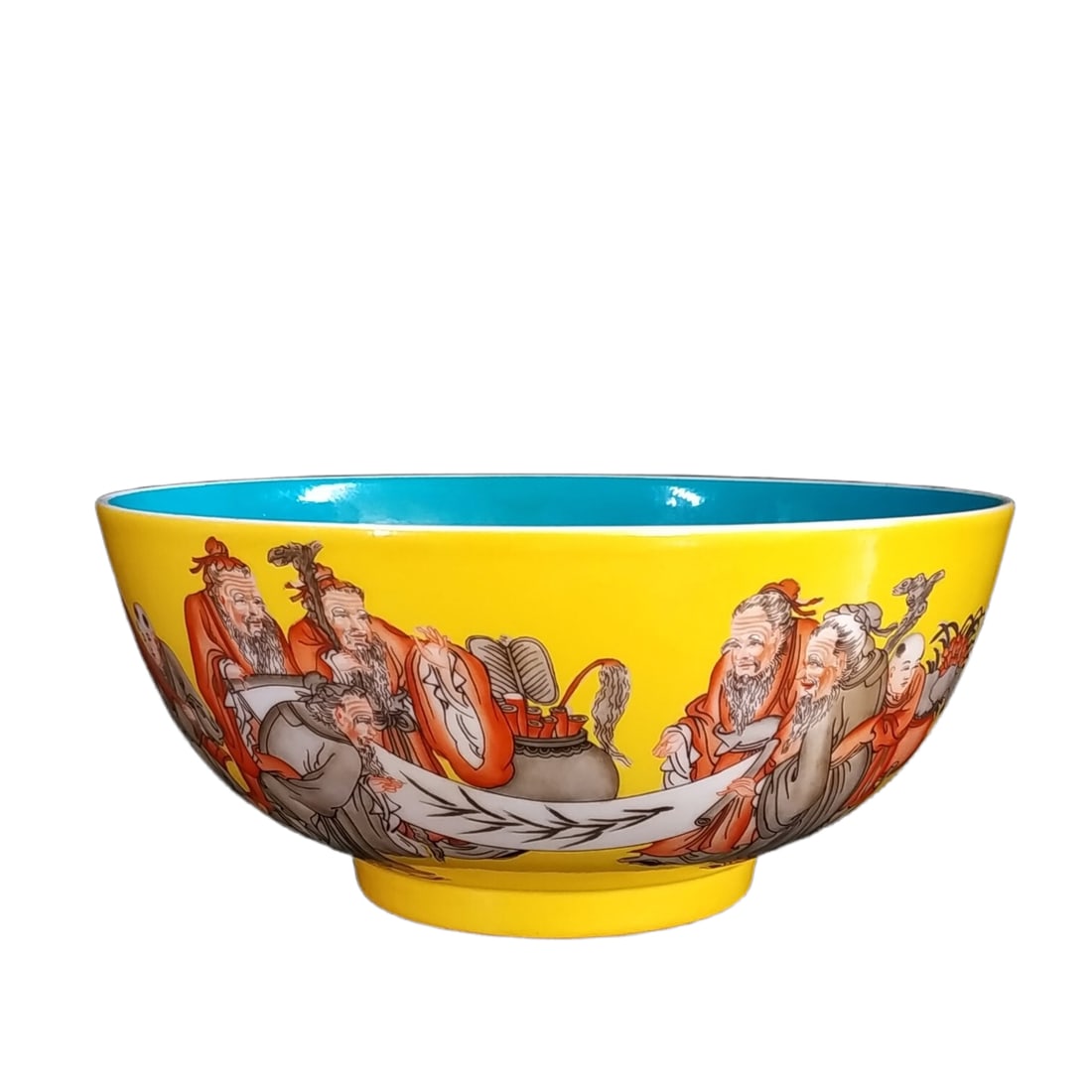 Famille Rose Hand-painted Figure Story Bowl from Qing Dynasty Yongzheng Period: This Qing Yongzheng yellow-ground famille rose hand-painted porcelain bowl features a well-proportioned and elegant shape. The bright and eye-catching glaze on the exterior wall showcases intricate an