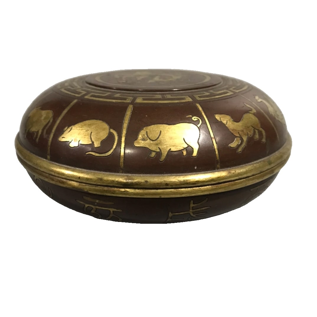 Copper Gilt Zodiac Totem Ornamental Box: Antique collection - Zitong inlaid with real gold zodiac totem jewelry boxRich patina, exquisite casting, ingeniously designed, the gold-plated zodiac totem is full of dynamic and lifelike,