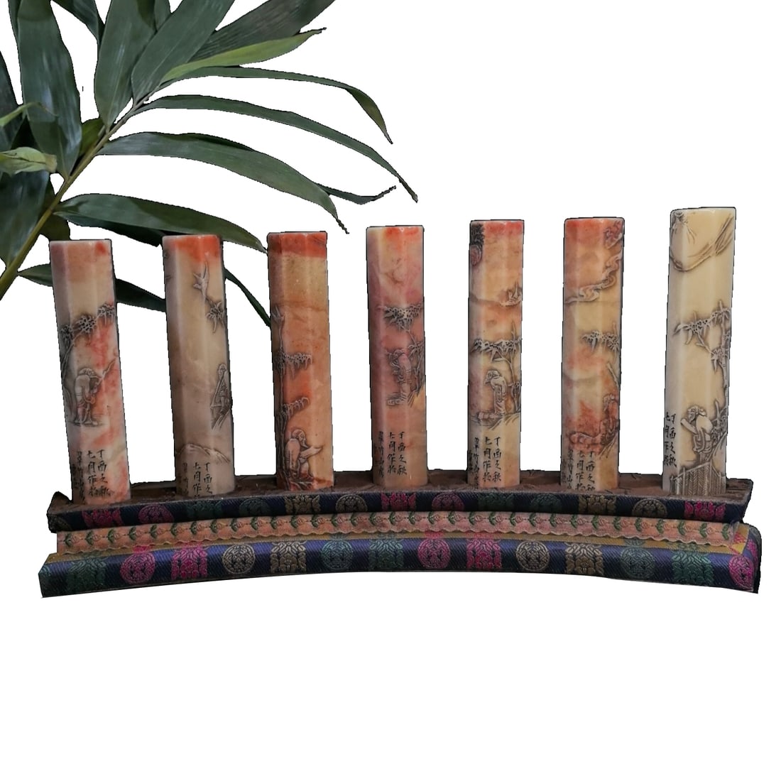 Shoushan Stone Crystal Cloud Silk Red Hibiscus Seal: Choice Treasure, Supreme Shoushan Stone Crystal Cloud Brocade Red Hibiscus SealA Collection of the Famous Carver He Zhen from the Ming DynastyCrafted from the finest Shoushan Crystal Cloud Brocade