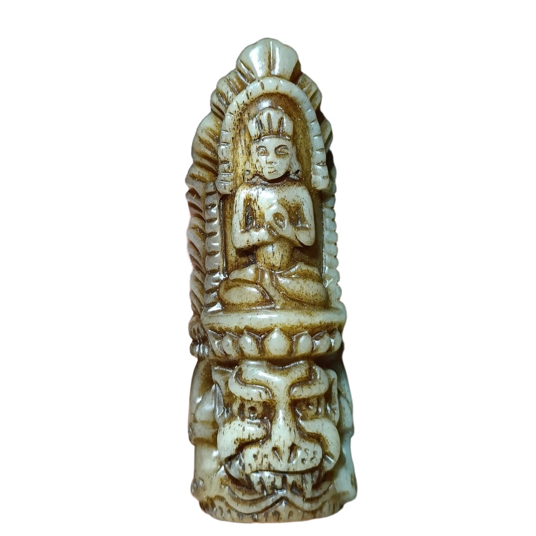 Tiger Bone Buddha Pendant: Tibetan Tiger Bone Buddha PendantExquisitely carved, well-preserved 6.4×2.1×1.4 cmWeight 22.7g Freight: 1.International Freight: Foreign shipping charges are determined by destination. 2.Photos, des