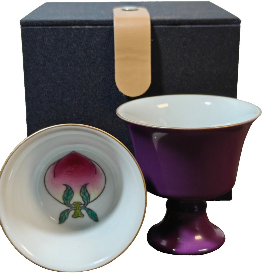 Pair of Enamel Cups from the Yongzheng Period of the Qing Dynasty: A pair of enamel-painted cups from the Yongzheng era of the Qing Dynasty, size 6.4/6.6 Freight: 1.International Freight: Foreign shipping charges are determined by destination. 2.Photos, descriptions