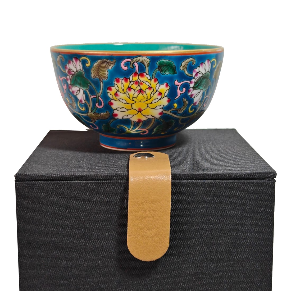 Qing Dynasty Yongzheng Enamelled Cup (1 of 10)