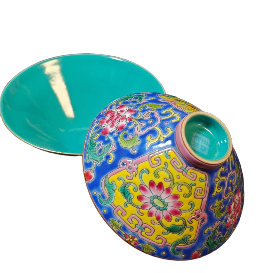 A Pair of Yongzheng Imperial Enamel Douli Bowls (1 of 10)