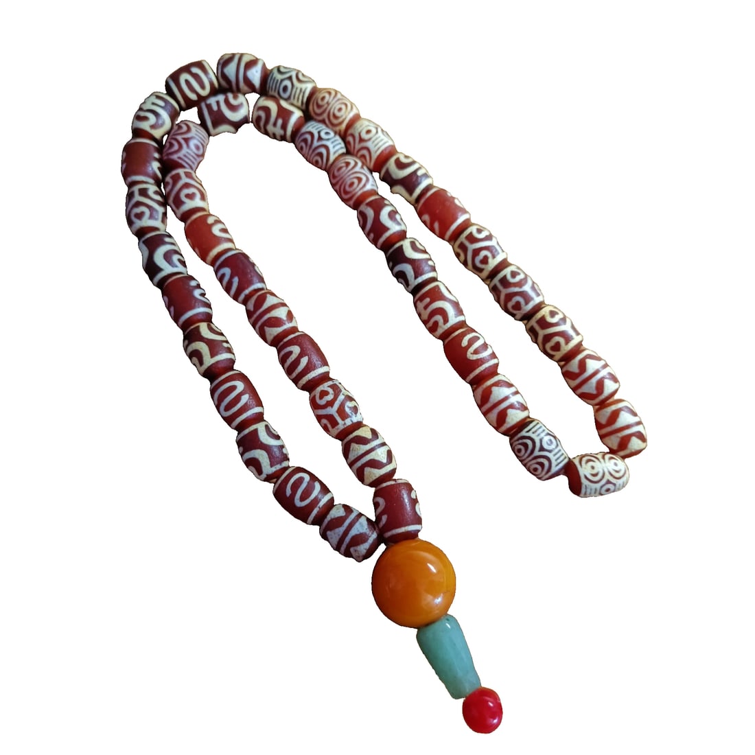 Ming Dynasty Old Agate Necklace: Ming dynasty agate necklace, perfect condition, intact beads size 1.5X1CmWeight 96 grams Freight: 1.International Freight: Foreign shipping charges are determined by destination. 2.Photos, description