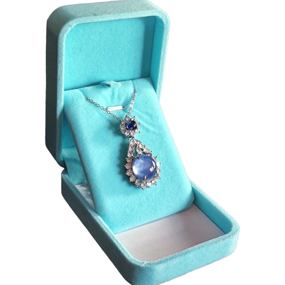 Silver Inlaid Diamond Starlight Gem Pendant, Starlight Gem Jewelry, Hardness Reaches Ten: Silver diamond-studded star gem pendant, star gem jewelry, hardness up to ten gem diameter 1.6 / thickness 1.0 millimetersWeight 14 grams Freight: 1.International Freight: Foreign shipping charges are