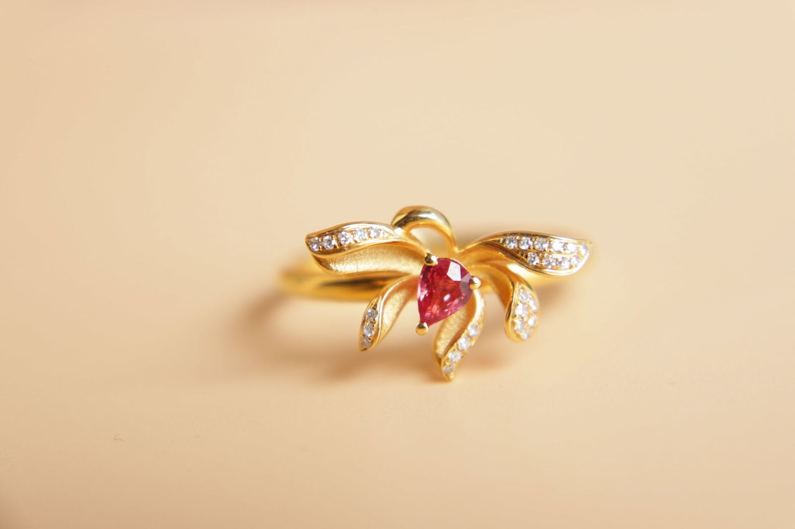 18K Gold Ring with Natural Ruby - 6