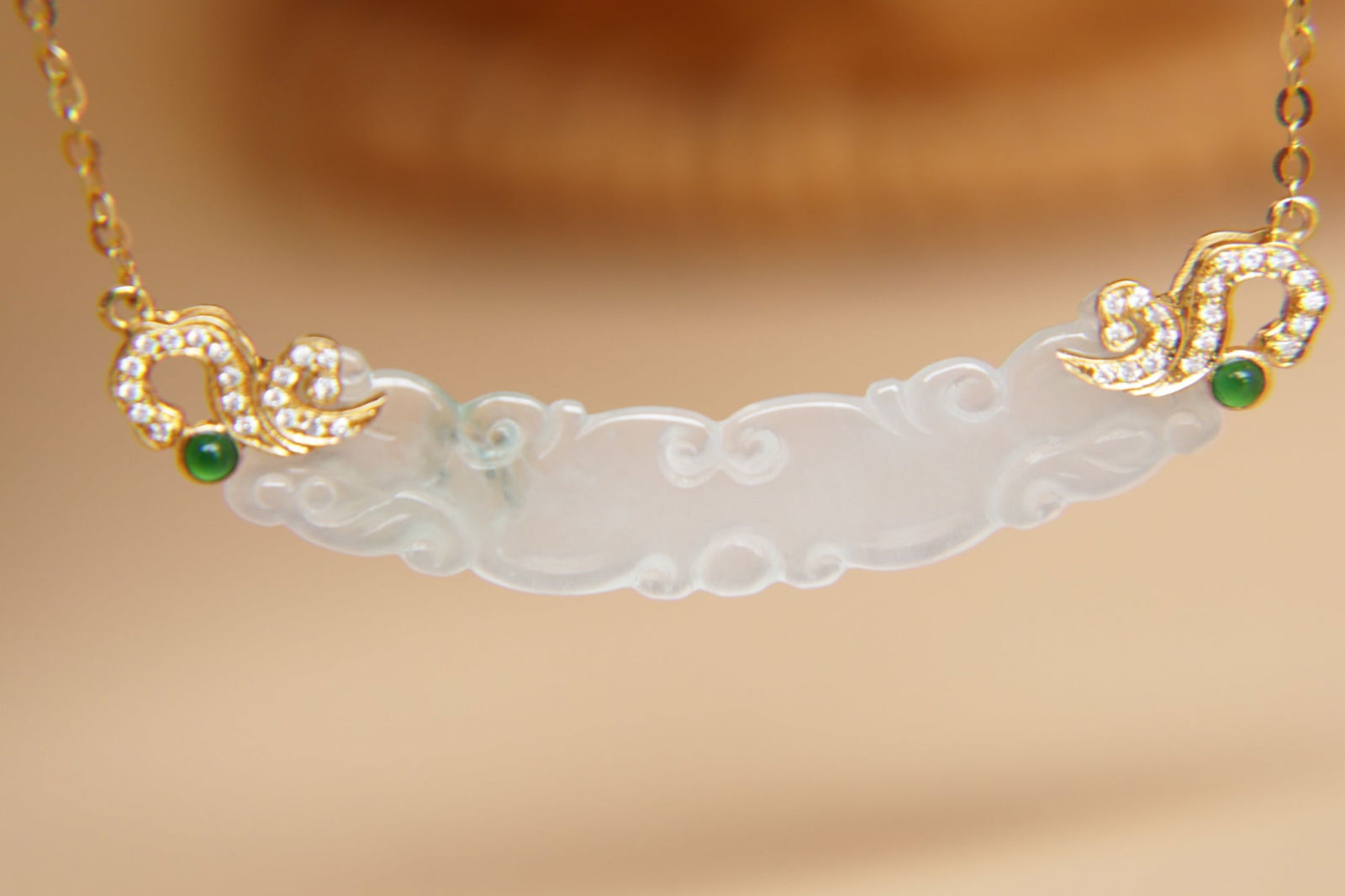 18K Gold Necklace with Natural Ice Jadeite and South African Diamonds: 18K Gold Plated Natural Ice Type Jadeite Floating Flower Pendant Necklace Moist and full, icy base with a glossy effect, inlaid with South African diamonds, thick gold plating 1.International Freight: