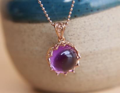 18K Gold Amethyst Pendant: 18K Gold Plated Amethyst Pendant - Beautiful Color, Elegant and Simple Design 1.International Freight: Foreign shipping charges are determined by destination. 2.Photos, descriptions and valuations hav