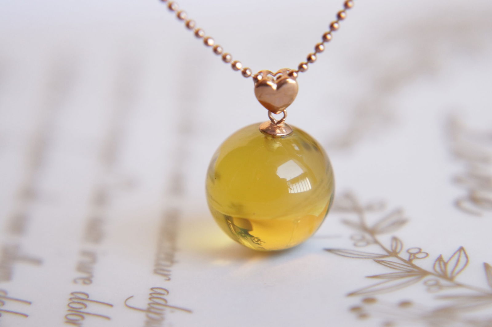 18K Gold Blue Amber Pendant: 18K Gold Blue Amber Pendant 18K Gold Blue Amber Pendant Clear and flawless, beautiful color 1.International Freight: Foreign shipping charges are determined by destination. 2.Photos, descriptions and