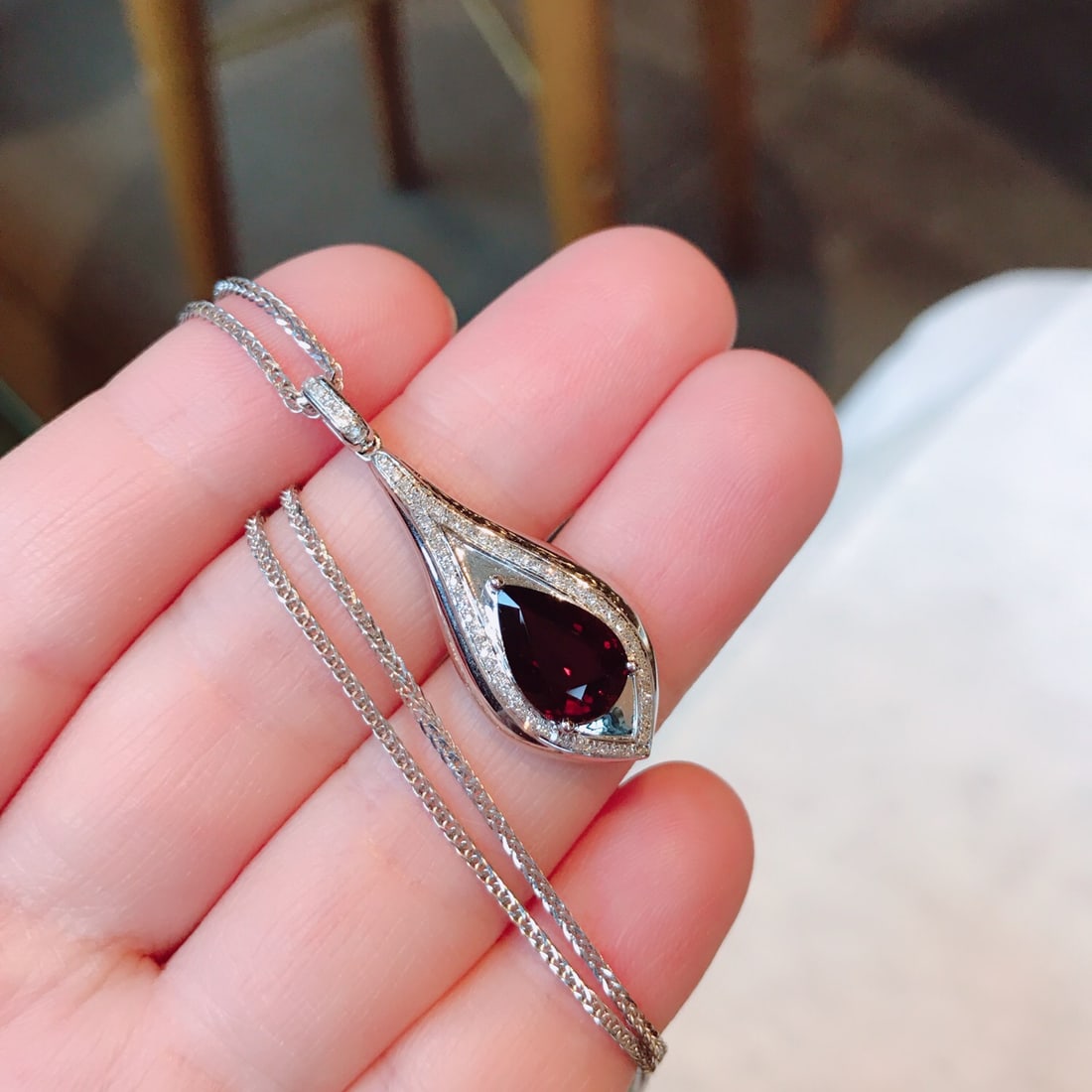 18K Gold Tourmaline Pendant: 18K Gold Natural Tourmaline PendantCrystal is transparent and clean, style simple and elegantTotal weight 2.3g, stone weight 1.9ct, 68 diamonds 1.International Freight: Foreign shipping charges are de
