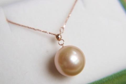 18K Gold Sea Water Pearl Necklace: Beautiful Color, Plated with South African Diamonds 1.International Freight: Foreign shipping charges are determined by destination. 2.Photos, descriptions and valuations have been meticulously prepar