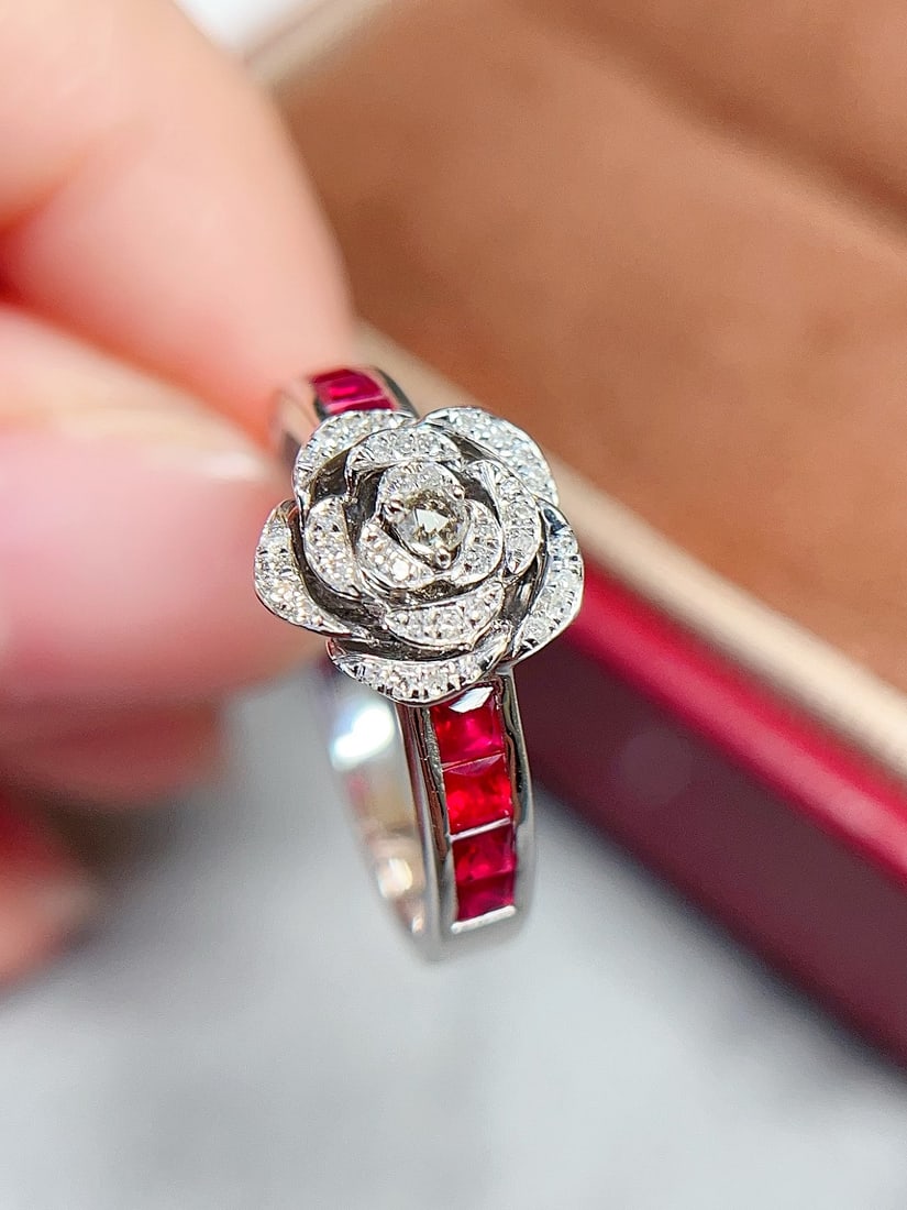 18K Gold Ruby Ring - 4