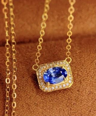 18K Gold Sapphire Necklace: 18k Natural Blue Sapphire Collar ChainTotal Weight: 1.50 grams 00005093Main Stone: 0.8 caratsDiamonds: 27 pieces 1.International Freight: Foreign shipping charges are determined by destination.