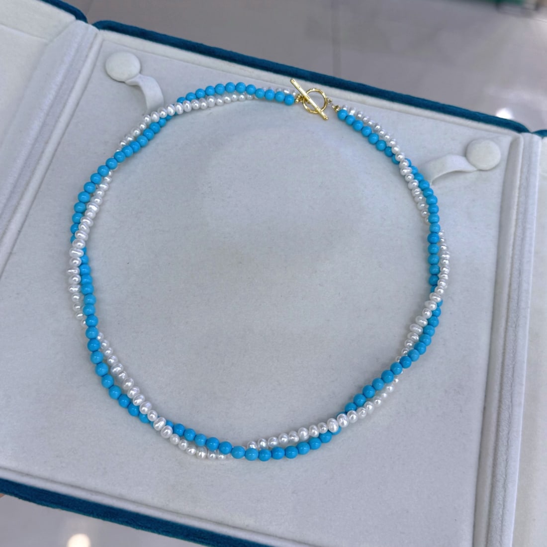 Natural Pearl Necklace: Accompanied by a double-layered hemp rope design with blue pine, it's elegant and fresh, simple and exquisite OT buckle design, which looks and feels luxurious, beautiful and practical when worn.