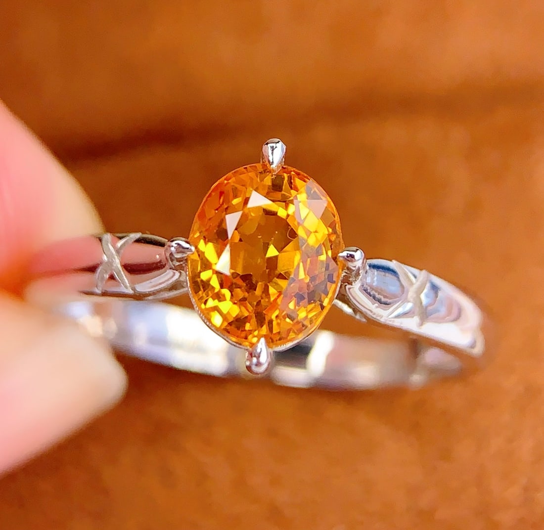 PT950 Natural Blue Sapphire Ring: PT950 Natural Blue Sapphire Ring Total Weight: 3.38gMain Stone: 1.8 caratsDiamonds: 0 1.International Freight: Foreign shipping charges are determined by destination. 2.Photos, descriptions and valuat