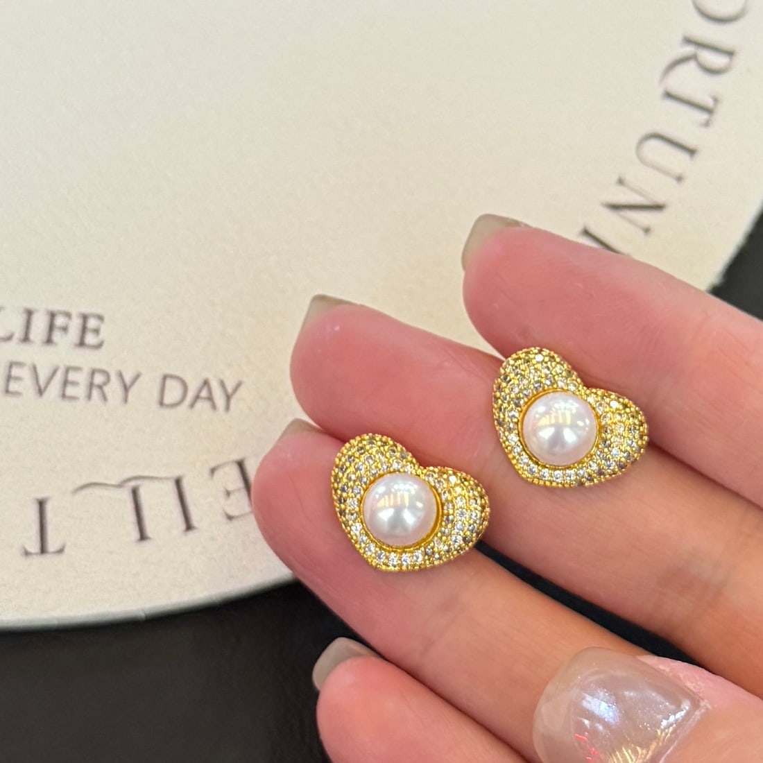 14K Gold Freshwater Pearl Earrings: Xiaopang Love Heart Stud Earrings, 7-8mm High Quality Natural Freshwater Pearls, New 14k Gold Plated 1.International Freight: Foreign shipping charges are determined by destination. 2.Photos, descript