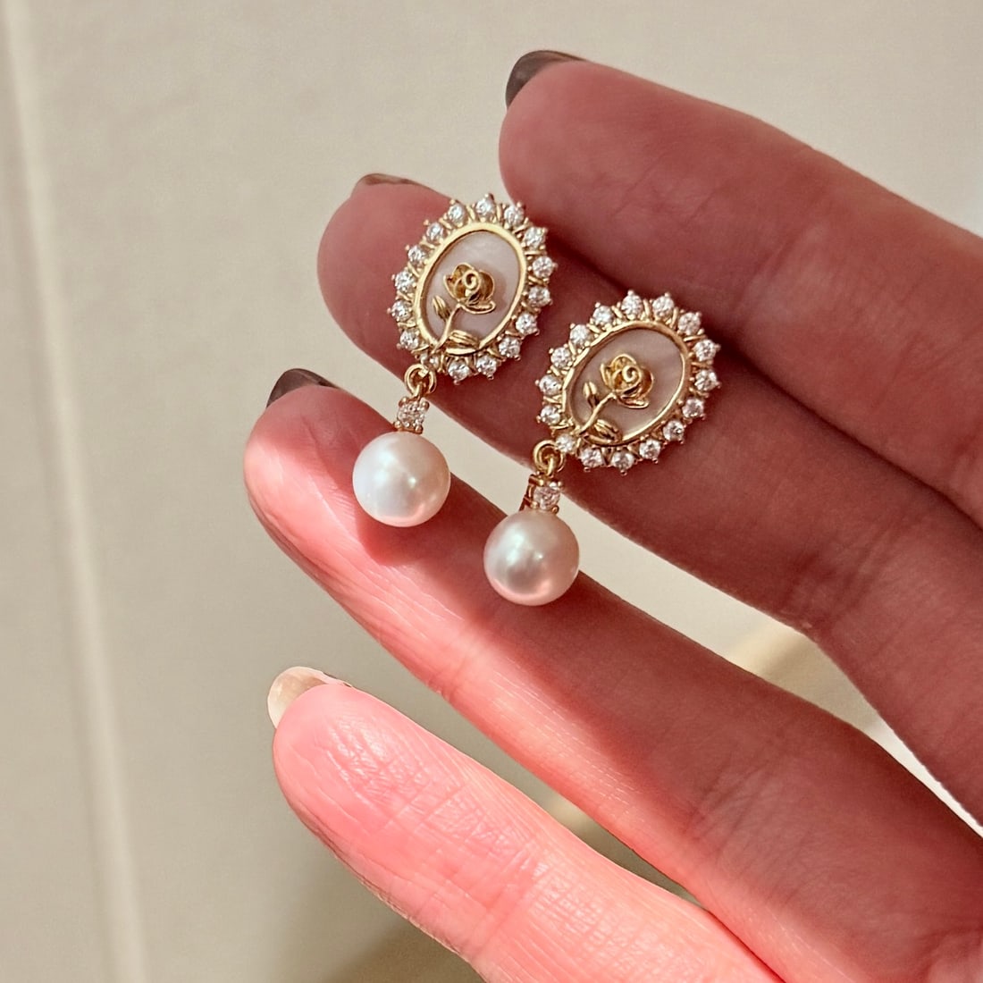 Natural Shell Inlaid Freshwater Pearl Earrings (1 of 6)