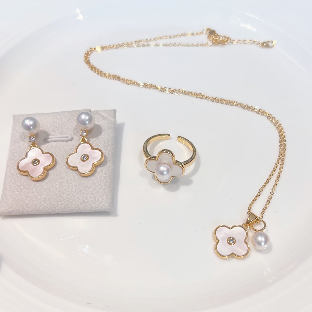 Shell Clover Set - 4