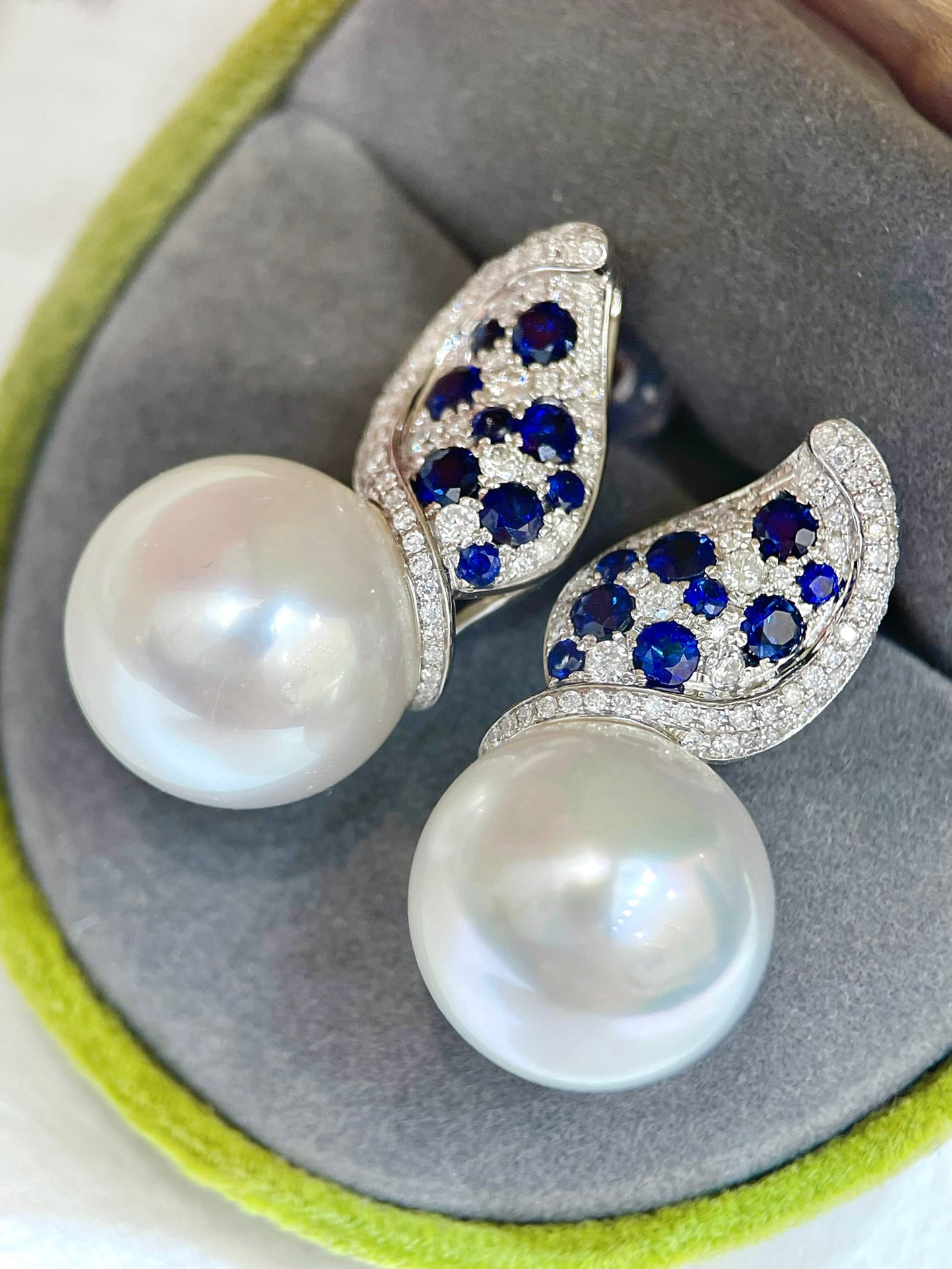 S925 Silver Pearl Earrings (1 of 5)