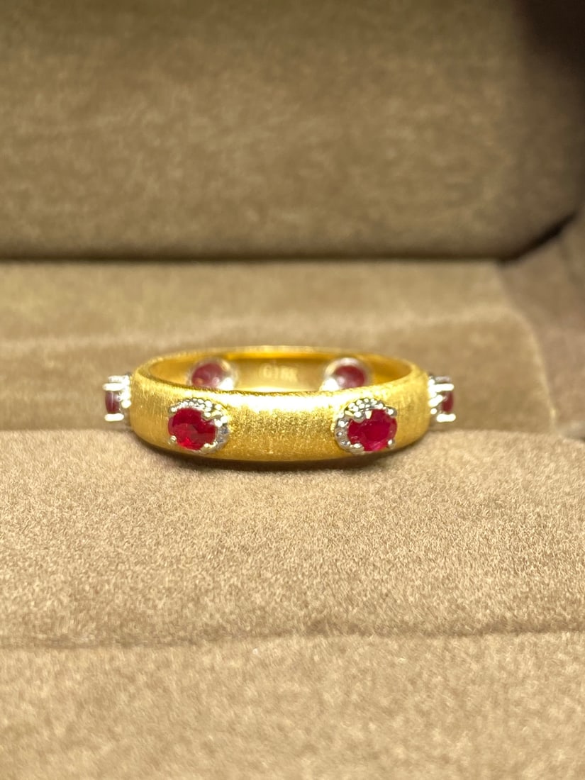 18K Gold Inlaid Ruby Ring: New 18K natural ruby ring, 18k gold setting, weight: 2.1, main stone: 1.2 1.International Freight: Foreign shipping charges are determined by destination. 2.Photos, descriptions and valuations have be