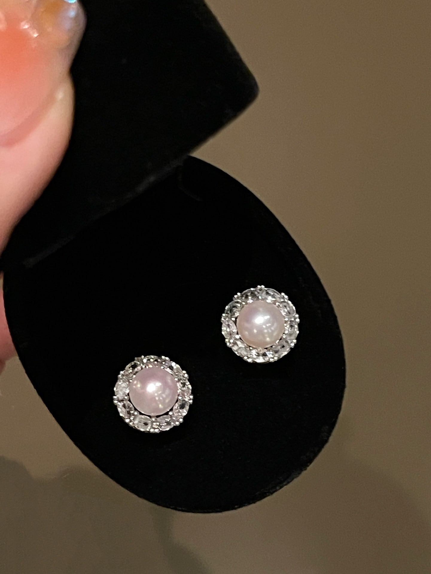 Pearl Hoop Earrings: Pearl Hoop Earrings About 7mm Natural Freshwater Pearls 1.International Freight: Foreign shipping charges are determined by destination. 2.Photos, descriptions and valuations have been meticulously pr