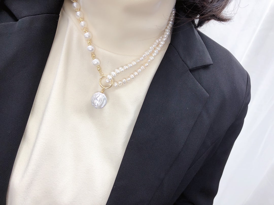 Natural Freshwater Pearl Necklace (1 of 9)