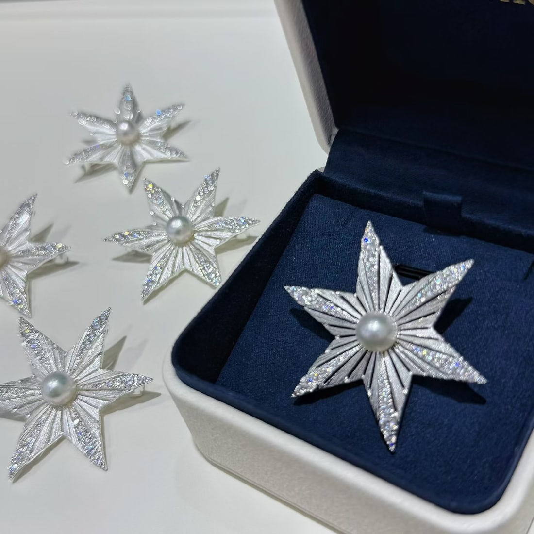 Akoya Seawater Pearl Brooch (1 of 4)