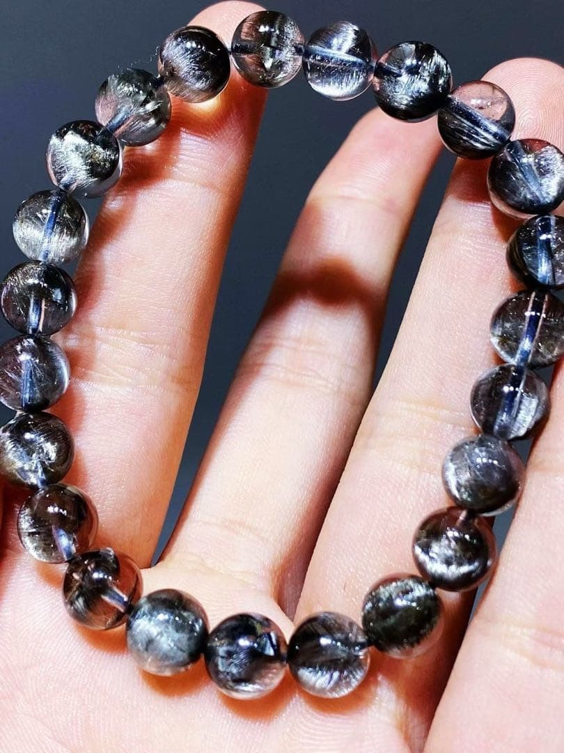 Platinum, Titanium, Redstone, Quartz Bracelet: Platinum Titanium Red Quartz Bracelet 8.4mmNatural Platinum Titanium Red Quartz Bracelet.The picture is very clear, and the quality is high.Gem Size: About 8.4 mm Freight: 1.International Freight: For