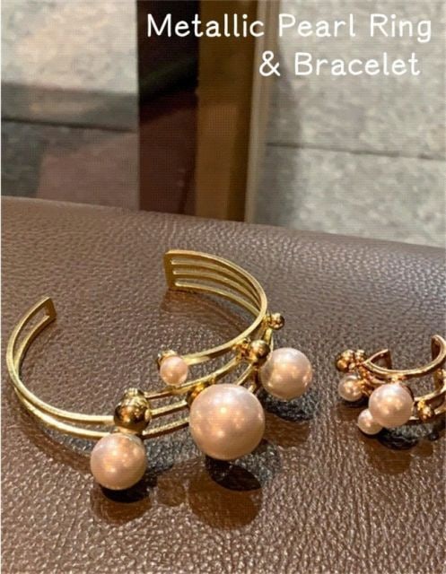 Second-hand Minimalist Metal Pearl Ring and Bracelet: This simple metal pearl ring and bracelet set is available for a limited time only. It features a vintage multi-layer design and comes with an adjustable clasp. Its versatile style makes it the perfec