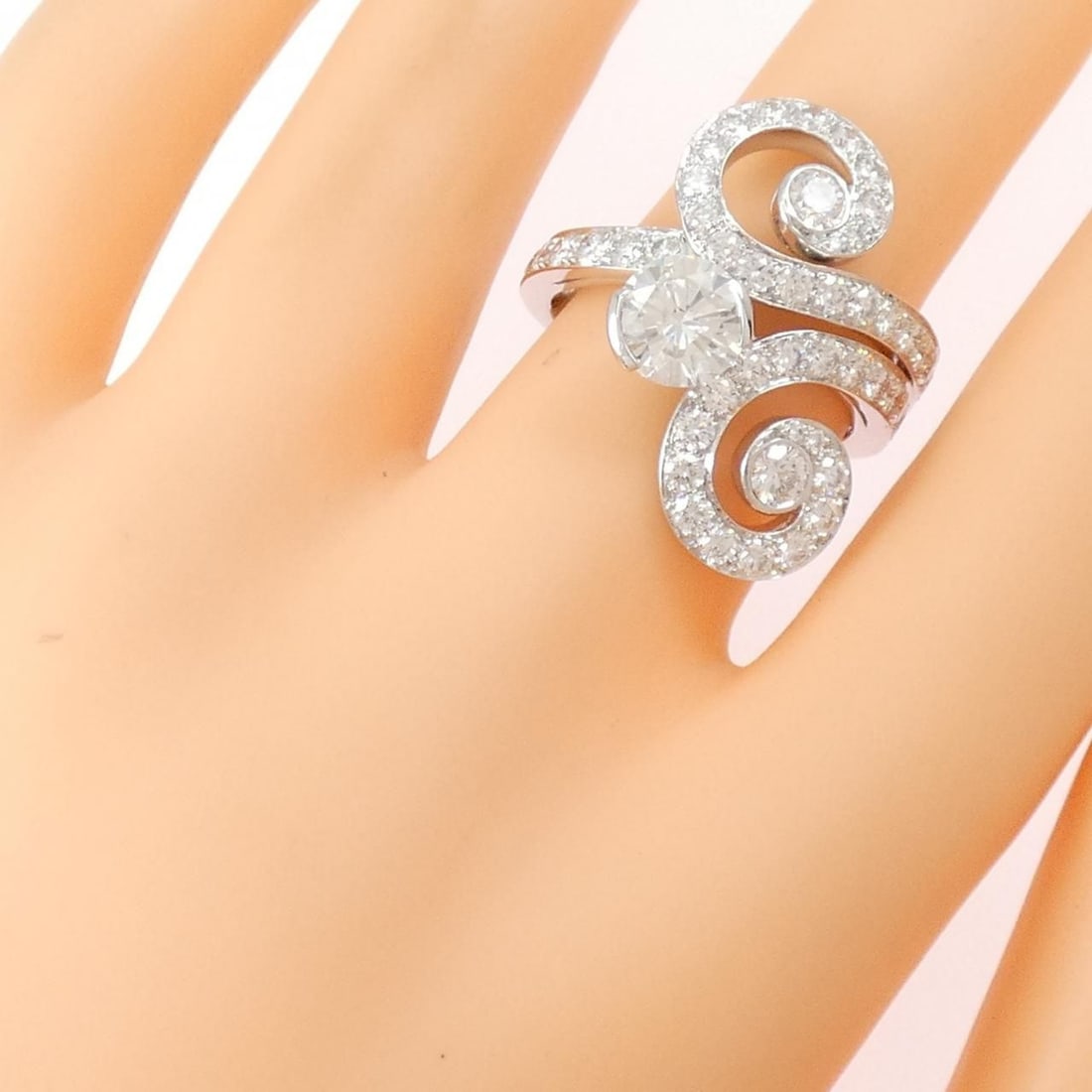 Cartier Apusara Ring (1 of 5)