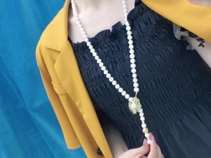 Feather Pearl Sweater Necklace (1 of 9)