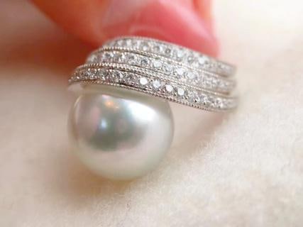 S925 Silver Pearl Ring: This is how you should accessorize in spring. S925 sterling silver ring, with a pearl size of 11-12MM, round and slightly flawed, featuring a comfortable adjustable design. Freight: 1.International Fr
