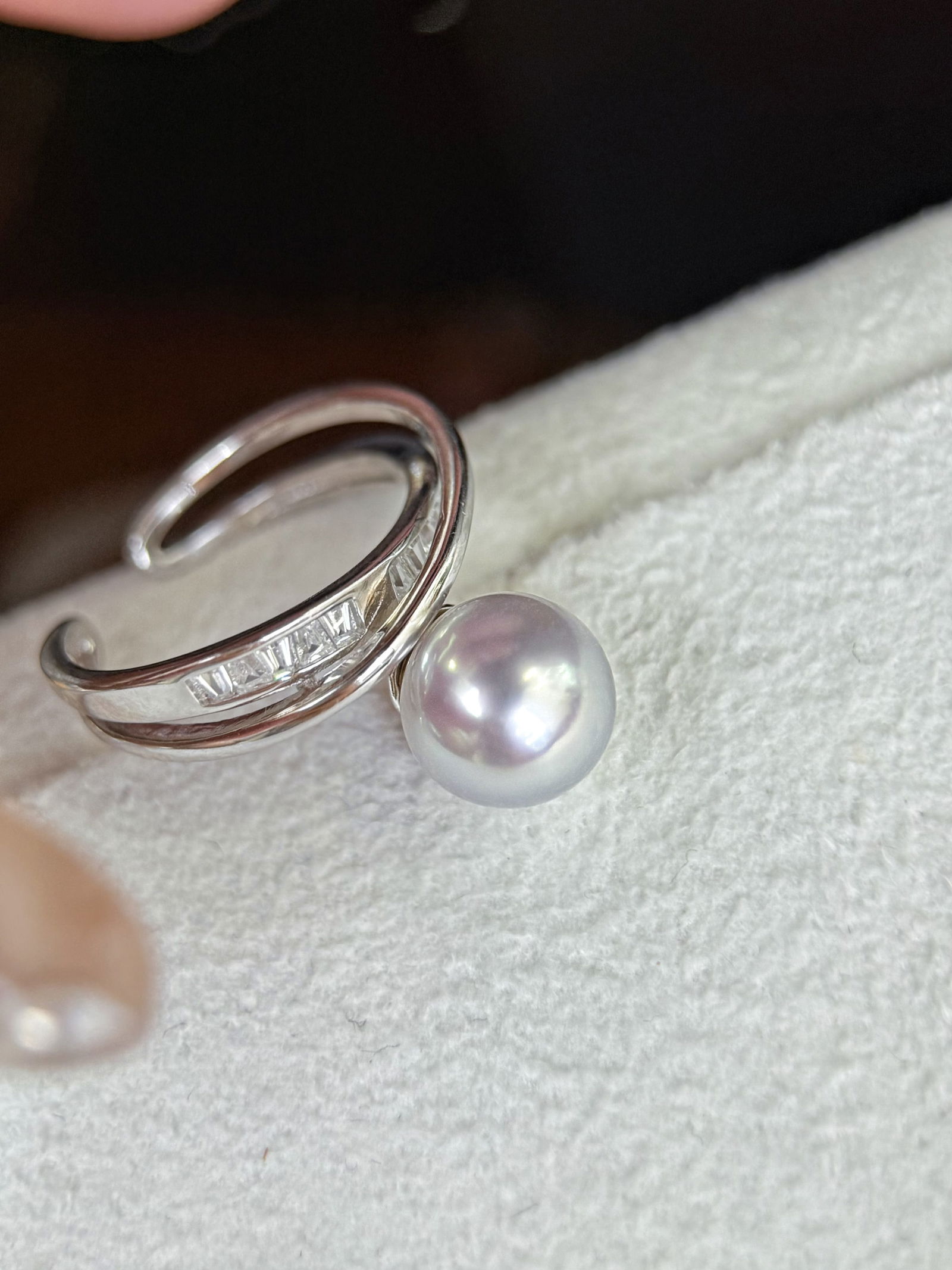 925 Silver White Pearl Ring (1 of 4)