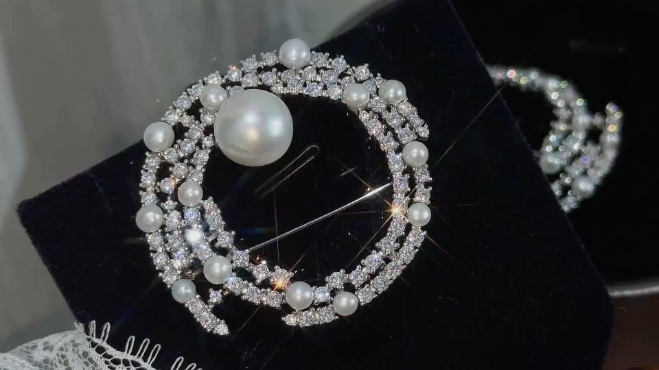Style Pearl Brooch (1 of 8)