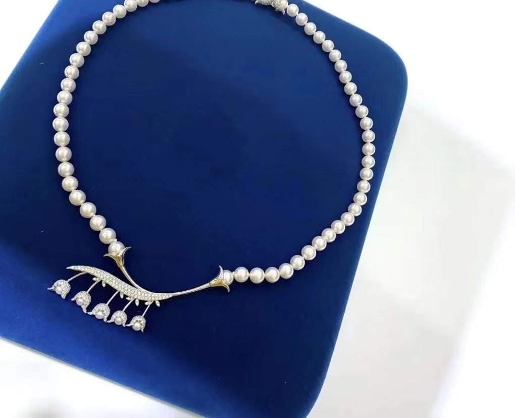 Freshwater pearl necklace (1 of 4)