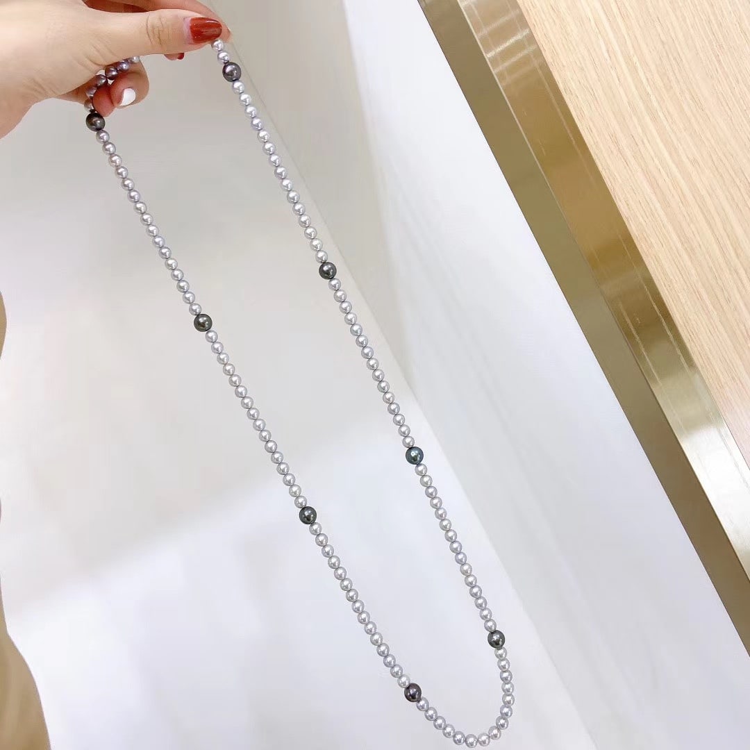 Elegant Gray and Black Pearl Sweater Necklace (1 of 6)