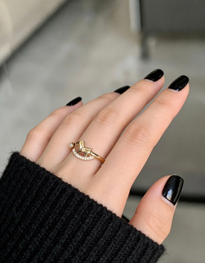 18k Lab-grown Diamond Pony Ring - 6