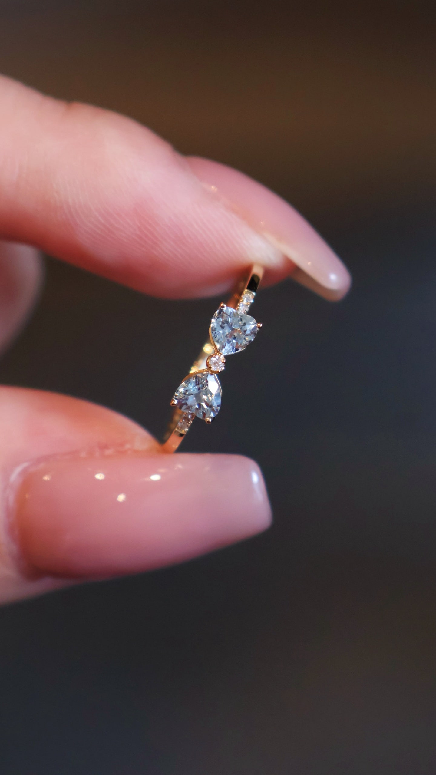 18k Gold Aquamarine Bow Diamond Ring: The deep blue tone of the aquamarine and the luster of the diamonds enhance the overall texture, while the sweet bow tie design is both salty and sweet, wearable for anyone, with a substantial gold fe