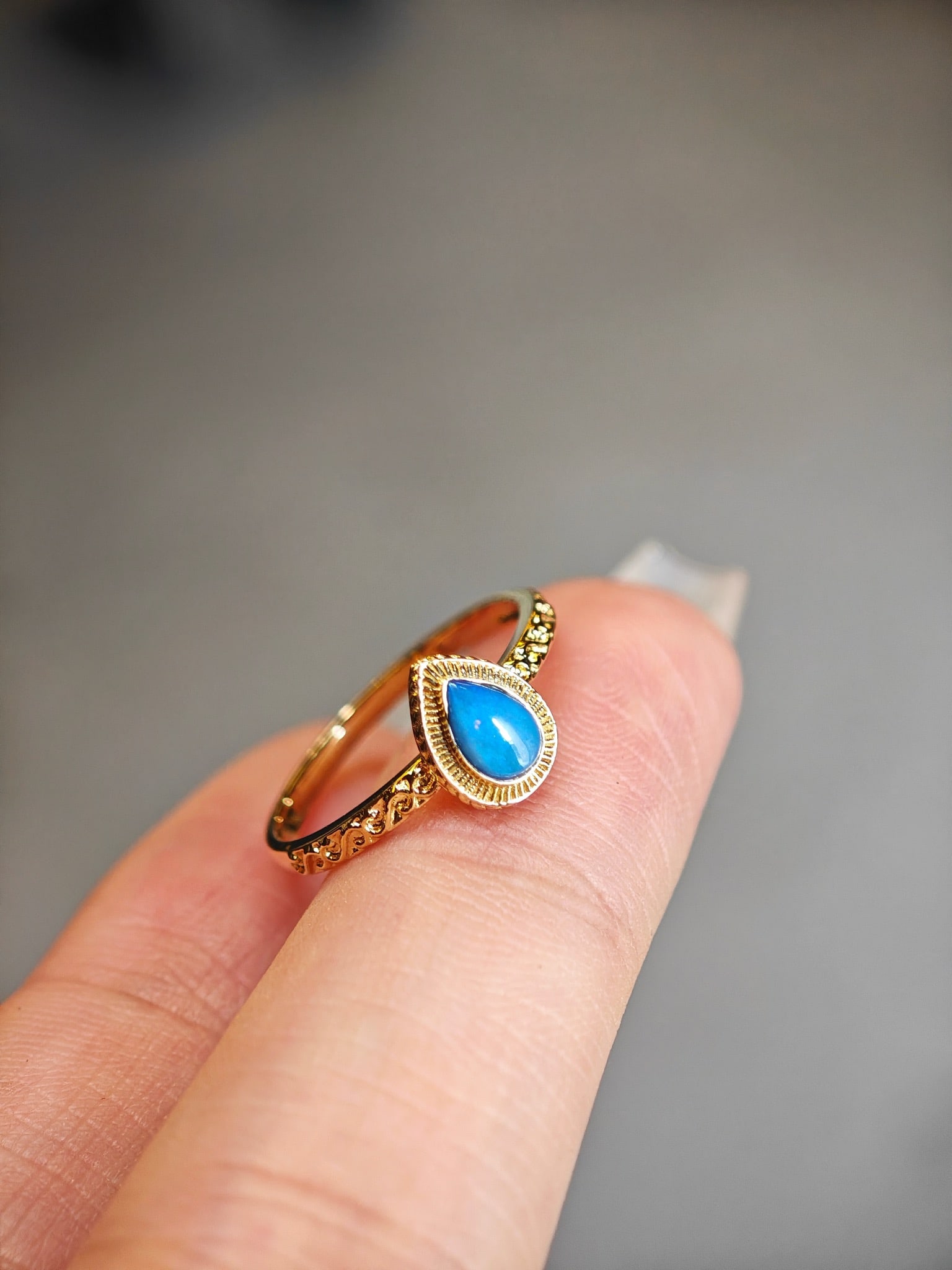 18K Australian Opal Teardrop Ring (1 of 9)