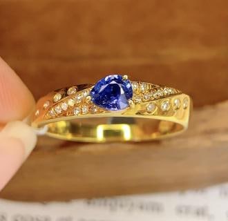 18k Natural Sapphire Ring (1 of 7)